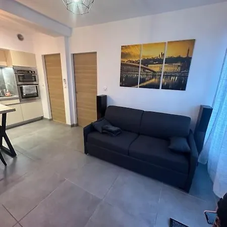 Magnifique T2 Meyzieu Neuf Charme Et Elegance Apartment Exterior photo